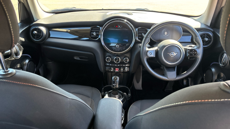 MINI Hatchback 1.5 Cooper Classic Premium 5dr Auto Petrol Hatchback